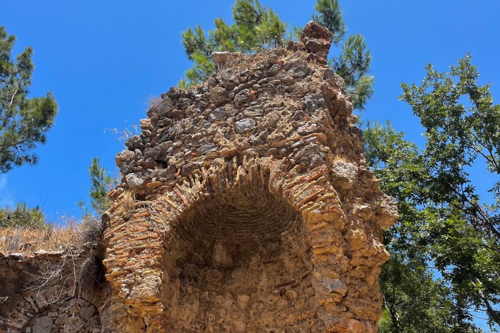 Eight Bone Needle Fragments May Be the Oldest Needles Found in the Western Hemisphere
