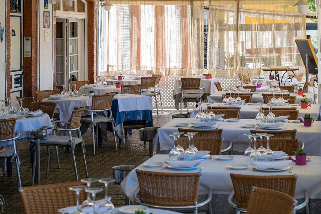 Vuka Peri Peri Chicken Brings a New Southern African-Inspired Restaurant to Lyn-Lake