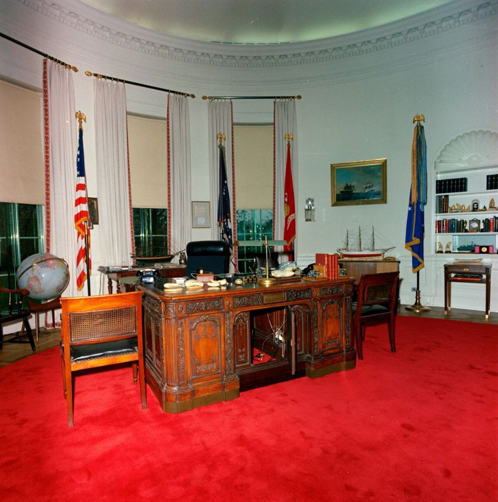 The Resolute Desk Remains a Centerpiece of the Replica