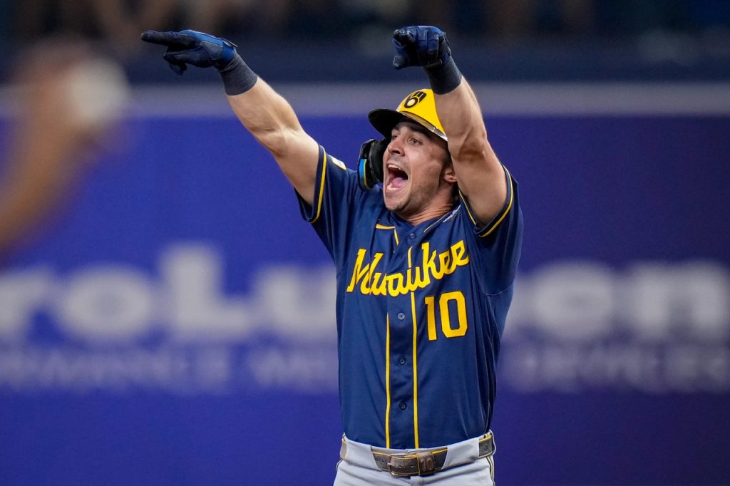 The Brewers Won Game 3 by a Dominant 10-1 Score