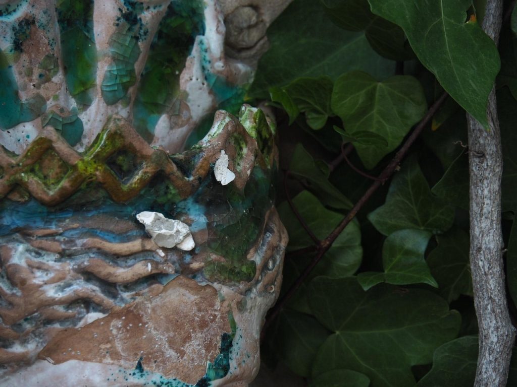 Mica Linked the Pottery