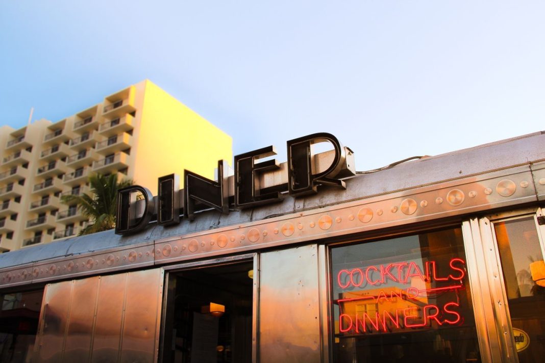 6 Classic American Diners That Still Feel Like Time Capsules Classic American Diners That Still Feel Like Time Capsules