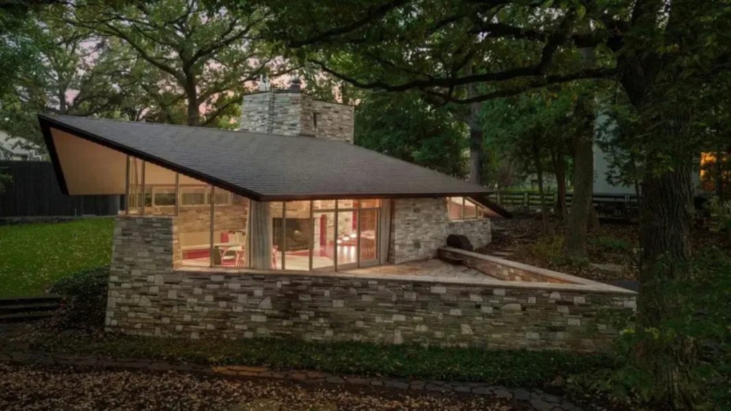 A Frank Lloyd Wright Home Just Hit the Market in Minneapolis. Its Marble Walls Are the Surprise Frank Lloyd Wright Home