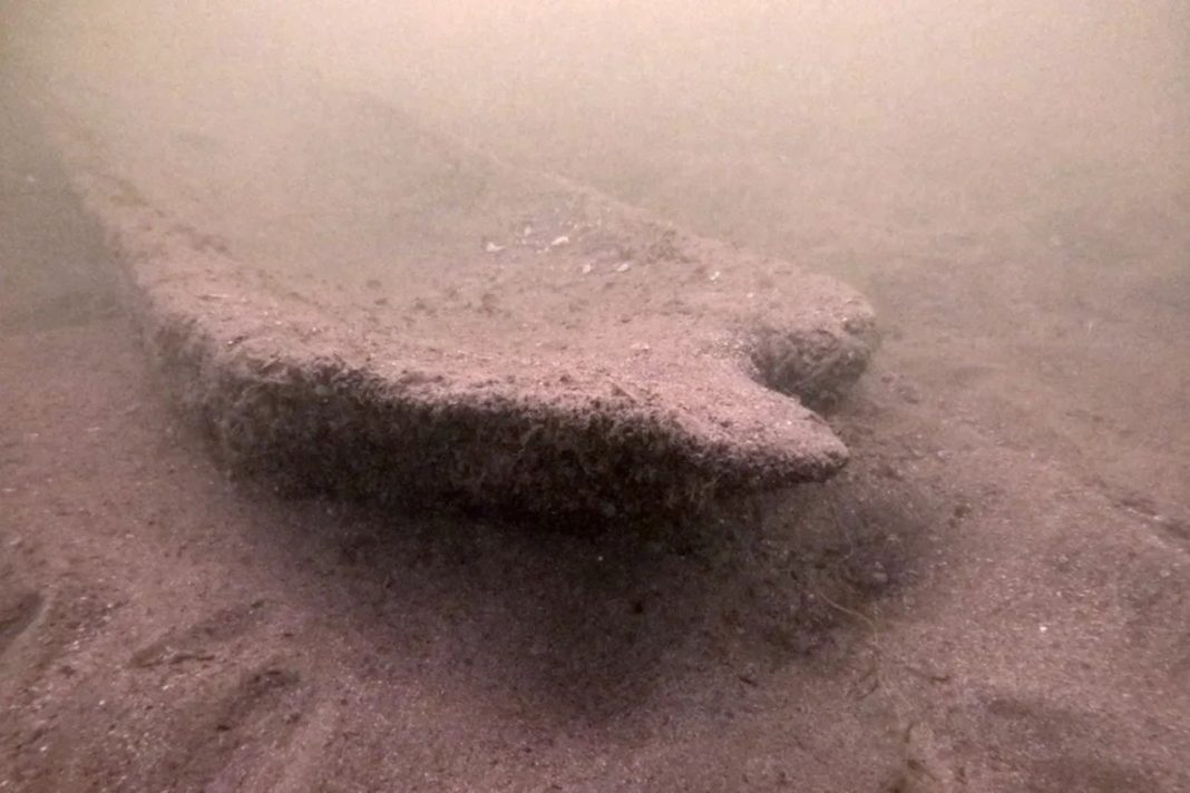 A Wisconsin Diver Was Looking for Trash. He Found a 1,000-Year-Old Canoe Instead 1,000-Year-Old Canoe