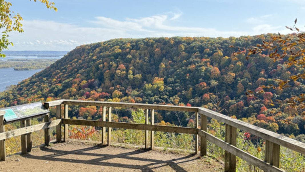 Minnesota’s Fall Color Is Moving South. 6 Places to Check Before This Weekend’s Drive Minnesota’s Fall Color Is Moving South. 6 Places to Check Before This Weekend’s Drive